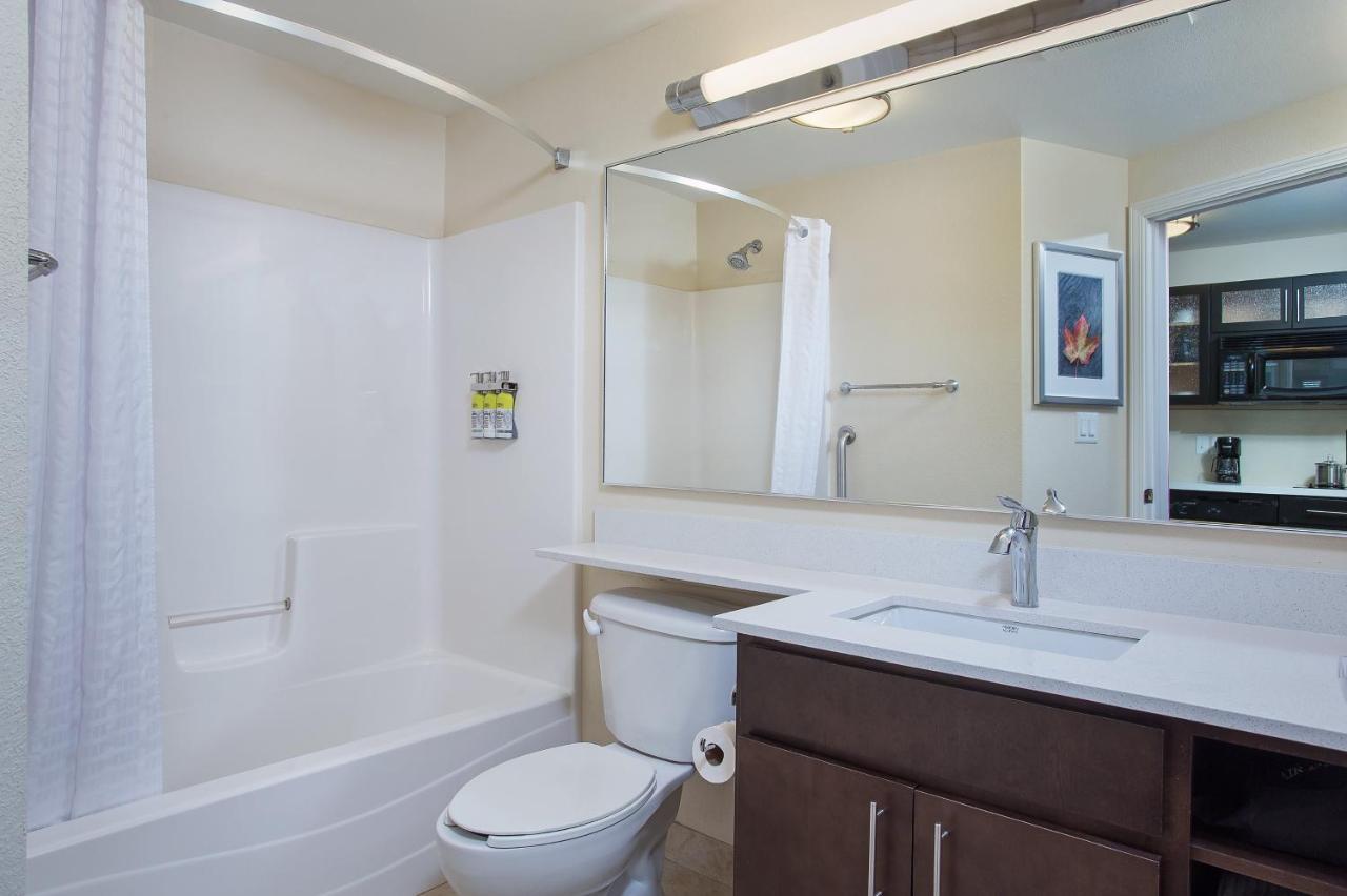 One-Bedroom Queen Suite - Non-Smoking at Candlewood Suites Bowling Green, an IHG Hotel