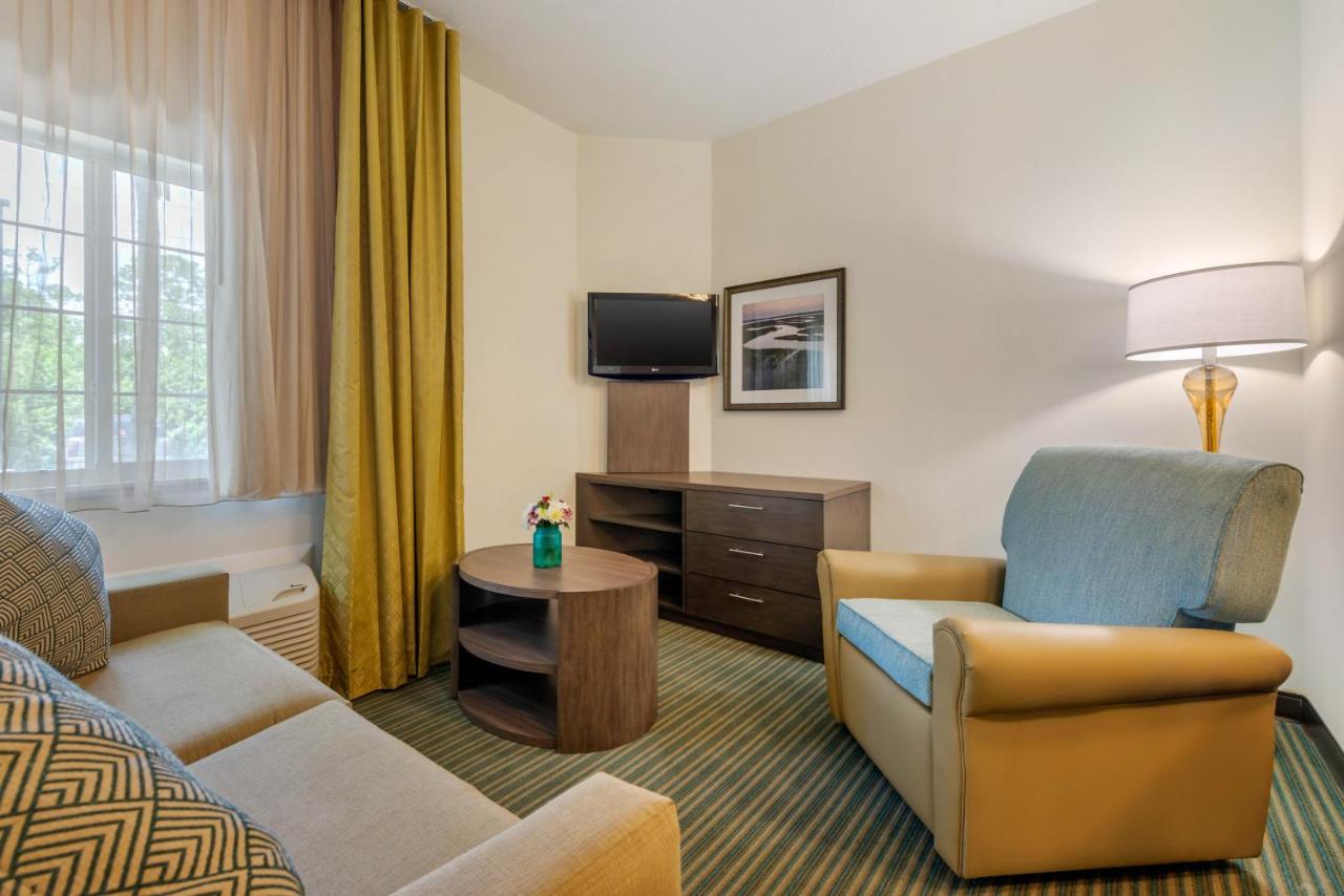 | Candlewood Suites Fort Myers/Sanibel Gateway, an IHG Hotel