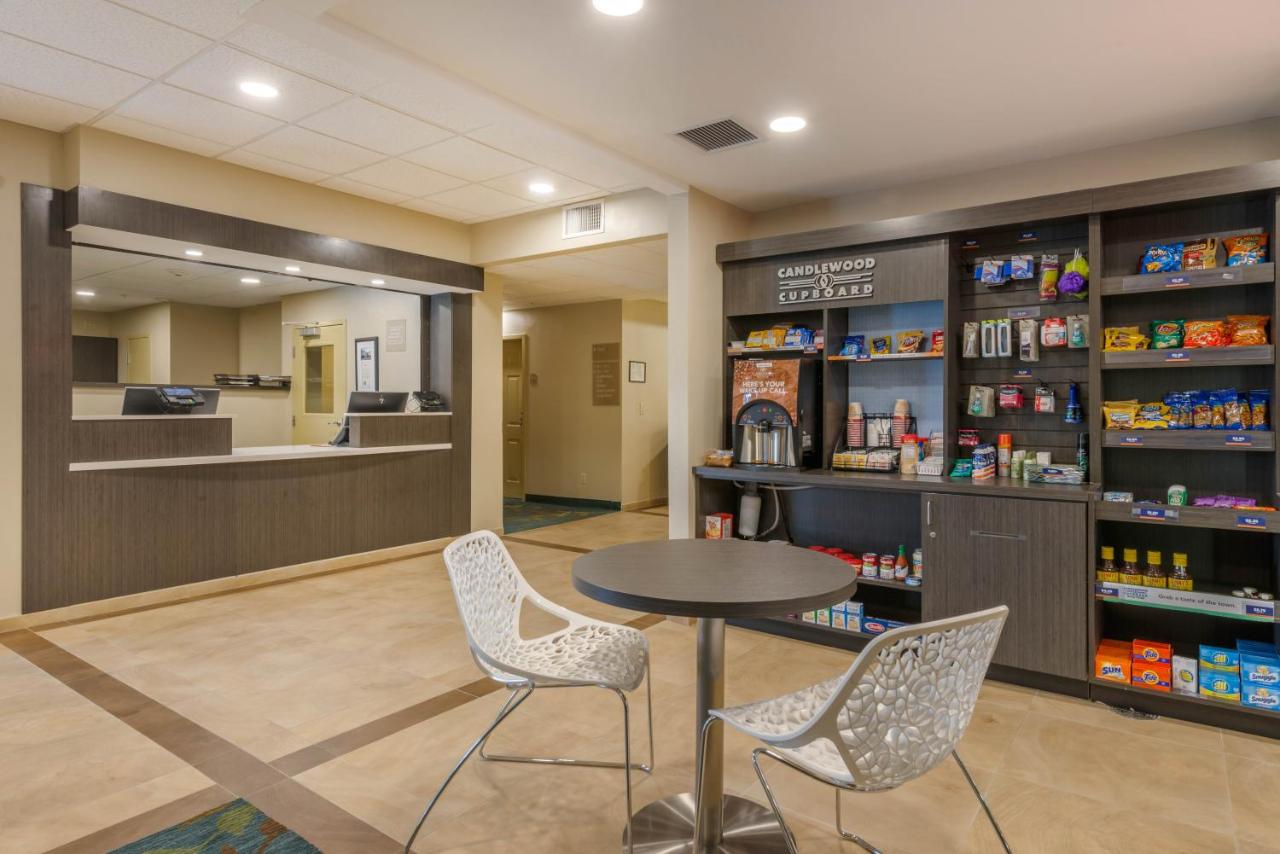 | Candlewood Suites Fort Myers/Sanibel Gateway, an IHG Hotel