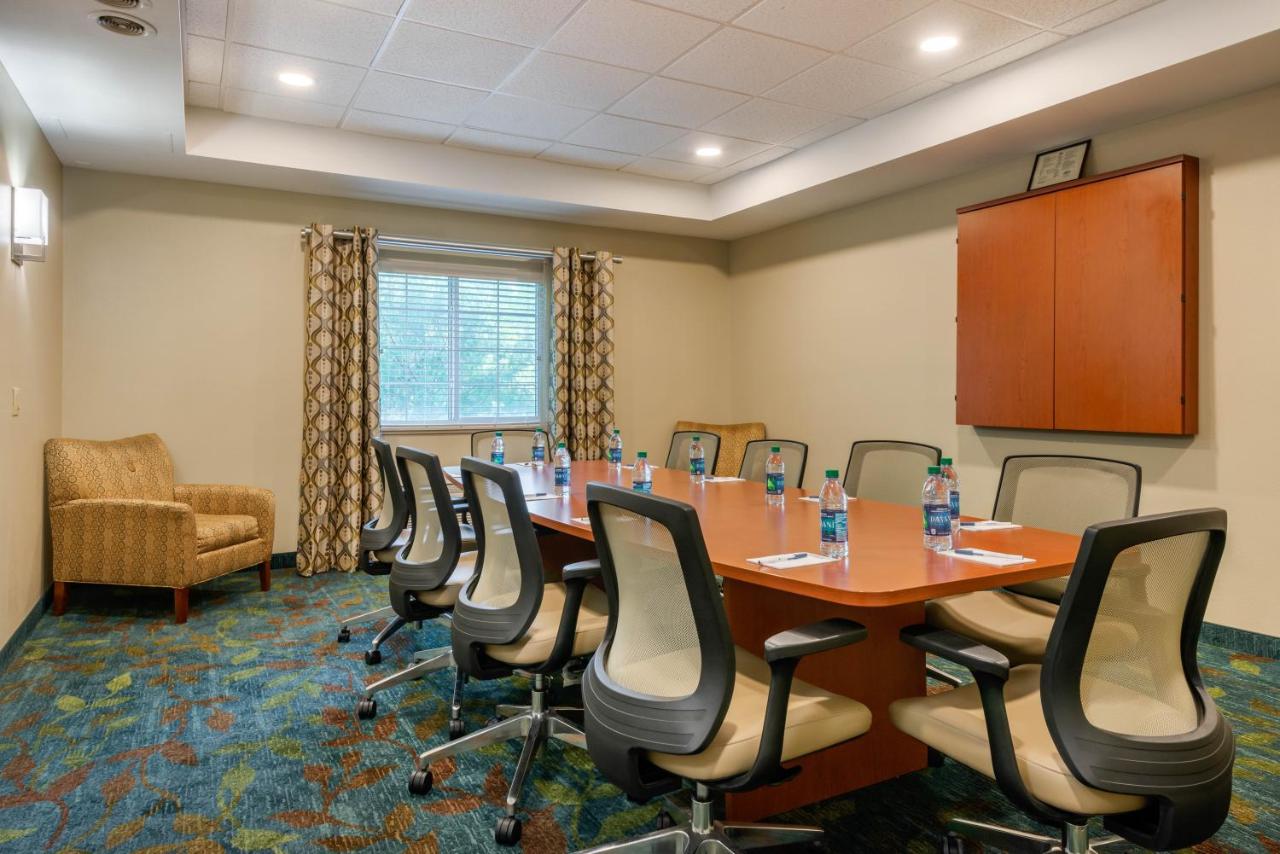 | Candlewood Suites Fort Myers/Sanibel Gateway, an IHG Hotel