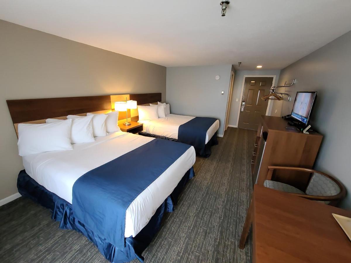 Queen Room with Two Queen Beds - Non-Smoking at Hampton Village Inn