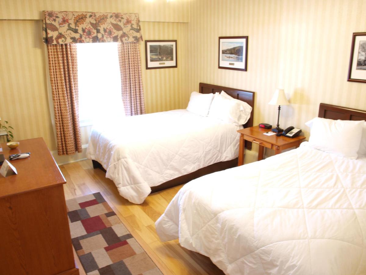 Double Room with Two Double Beds and Riverview at The Shawnee Inn and Golf Resort