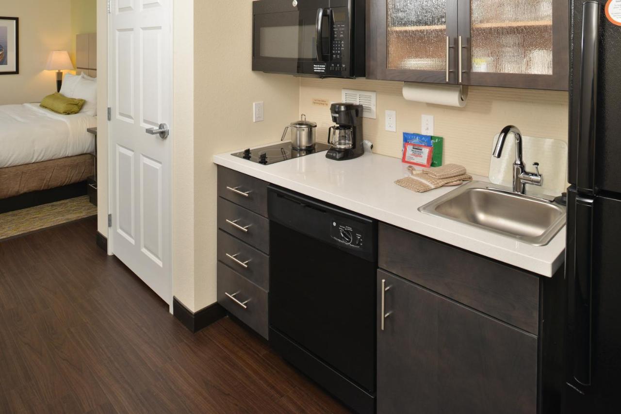 Deluxe King Studio Suite - River View at Candlewood Suites Eugene Springfield by IHG
