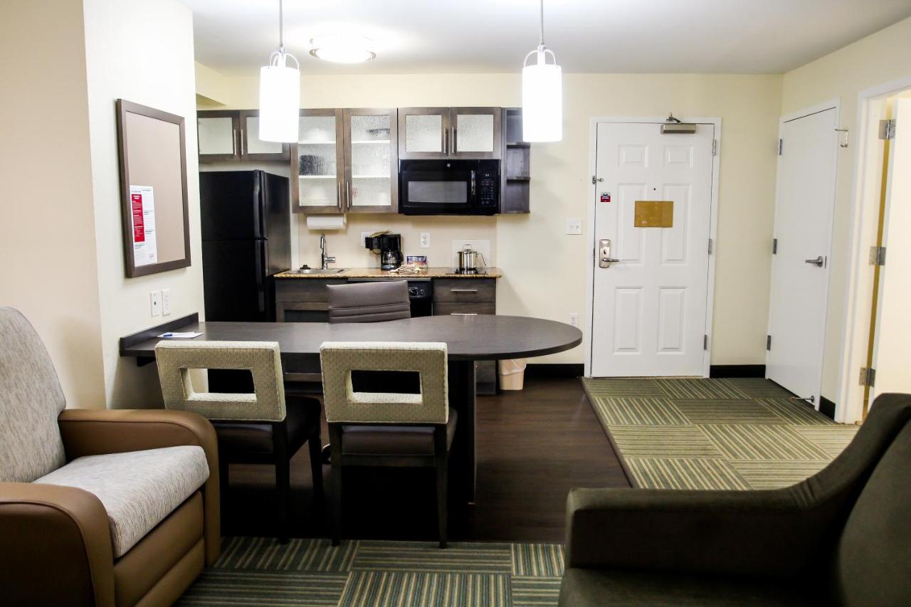 | Candlewood Suites Richmond North-Glen Allen, an IHG Hotel