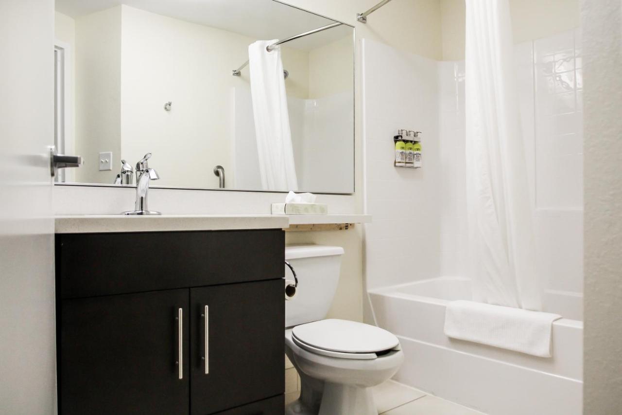 | Candlewood Suites Richmond North-Glen Allen, an IHG Hotel