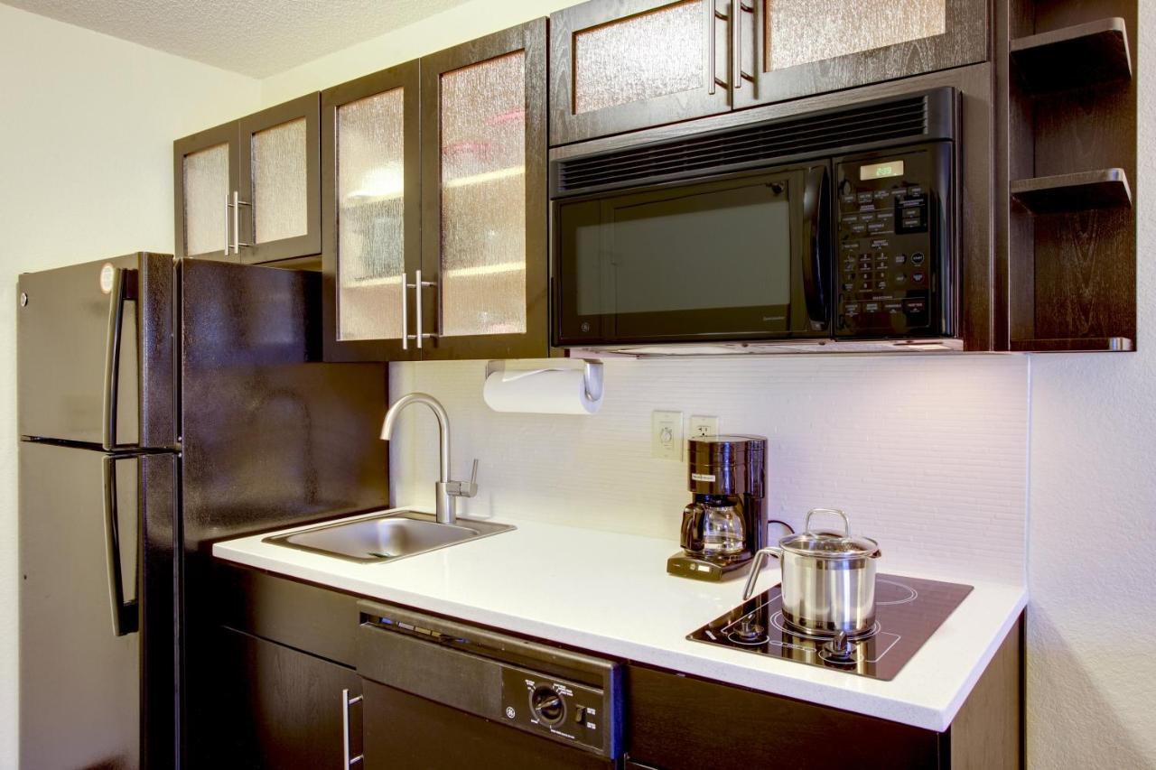 Queen Studio - Non-Smoking at Candlewood Suites Raleigh Crabtree, an IHG Hotel