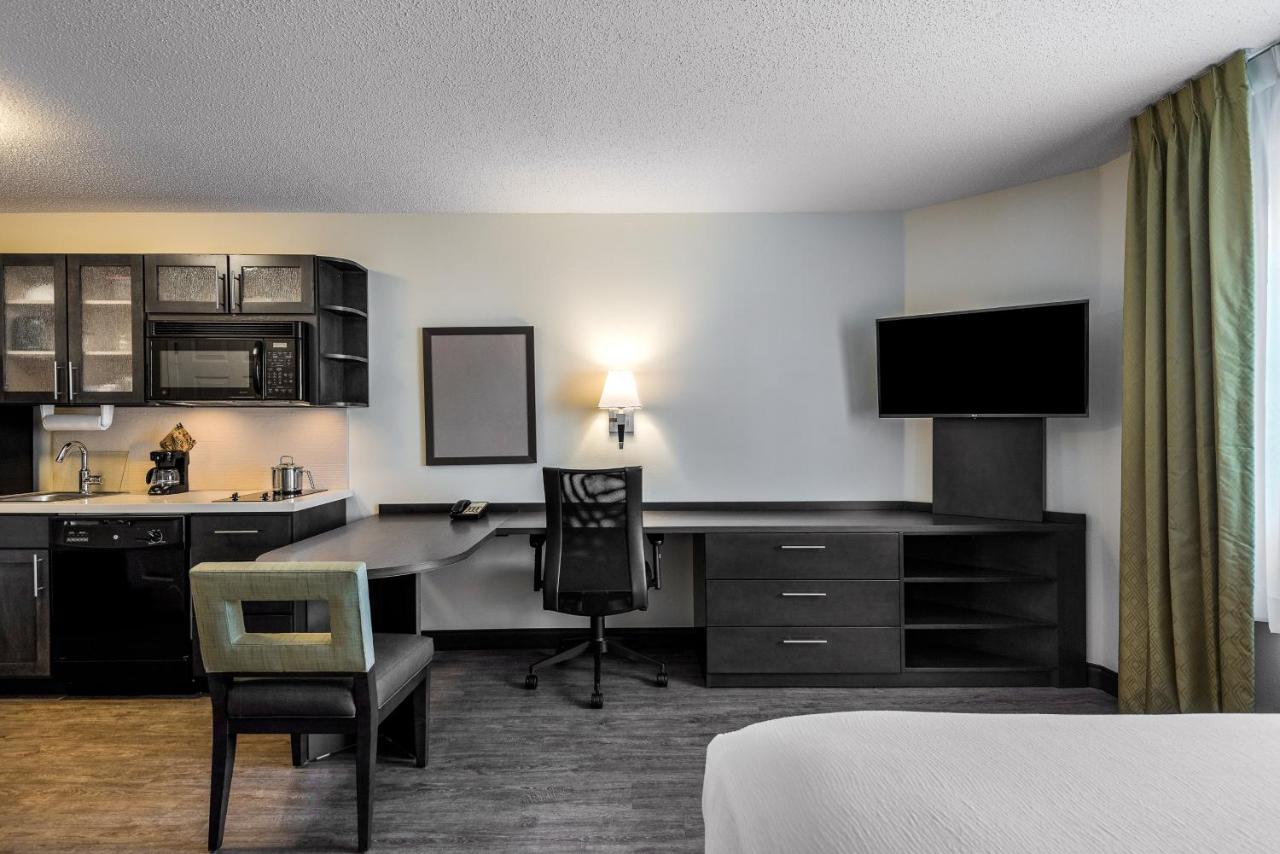 Queen Studio - Non-Smoking at Candlewood Suites Raleigh Crabtree, an IHG Hotel