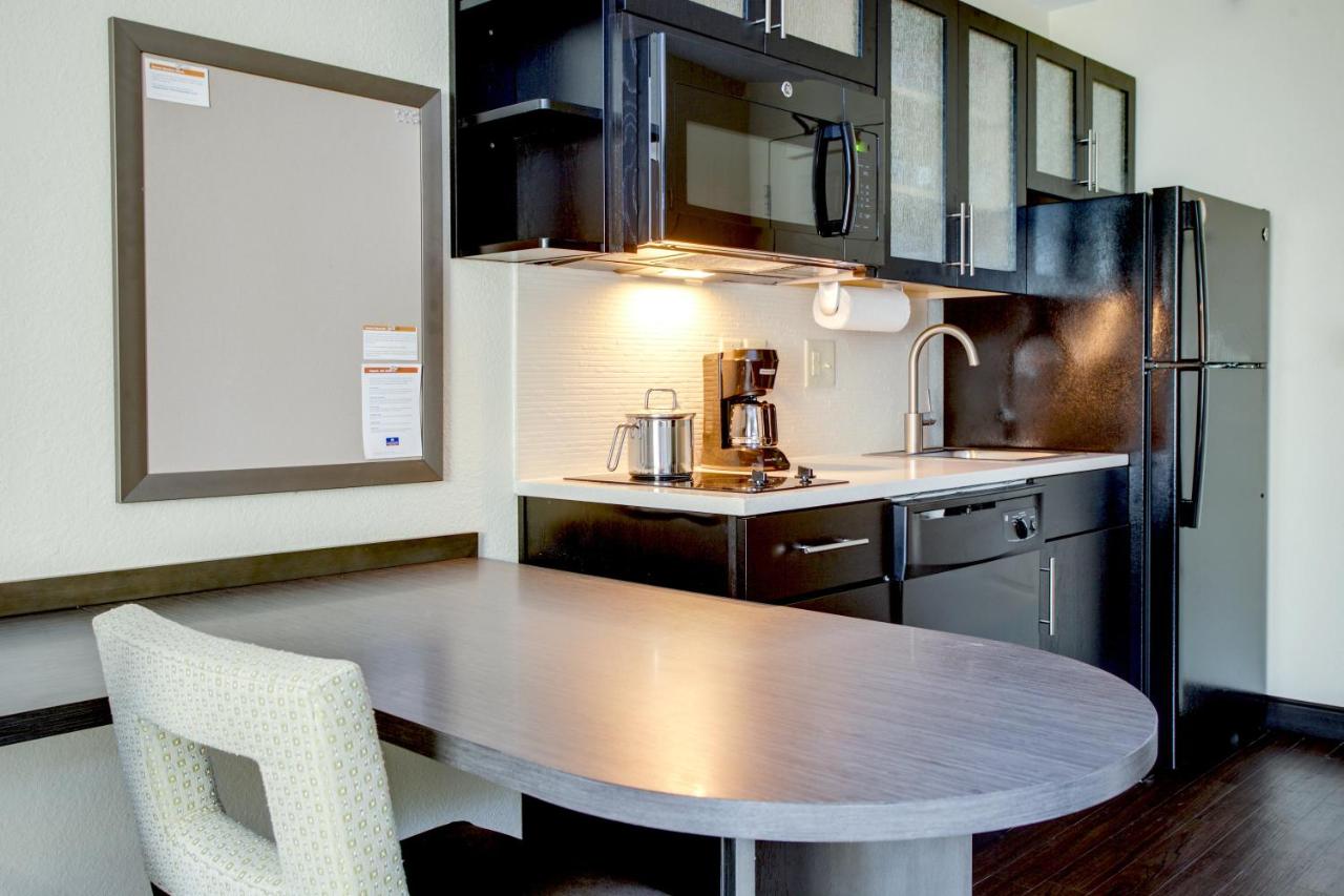 Queen Studio - Non-Smoking at Candlewood Suites Raleigh Crabtree, an IHG Hotel