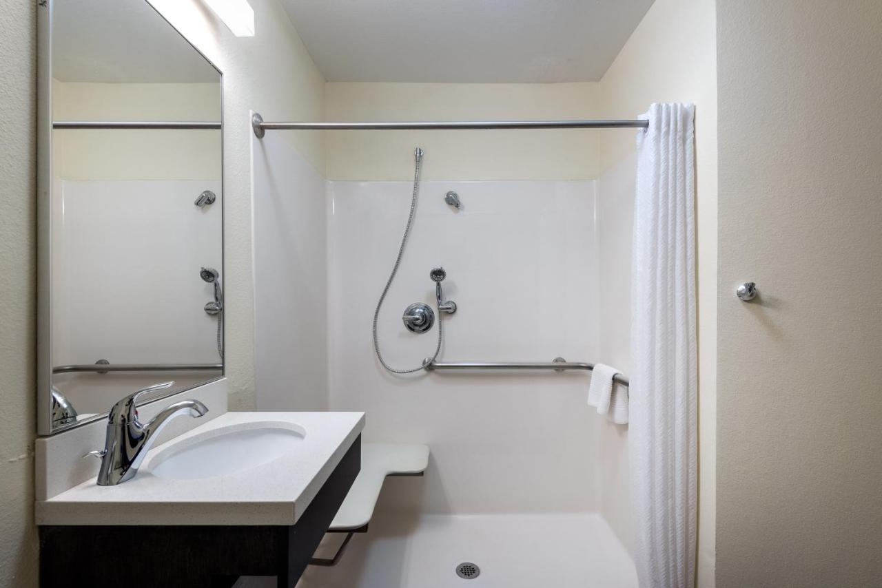 Studio Queen Suite with Accessible Roll In Shower - Non-Smoking at Candlewood Suites Glen Allen-Short Pump by IHG