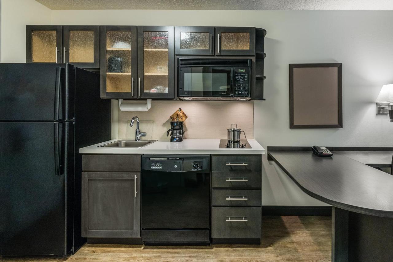 Room Selected at Check-In - Non-Smoking at Candlewood Suites Glen Allen-Short Pump by IHG