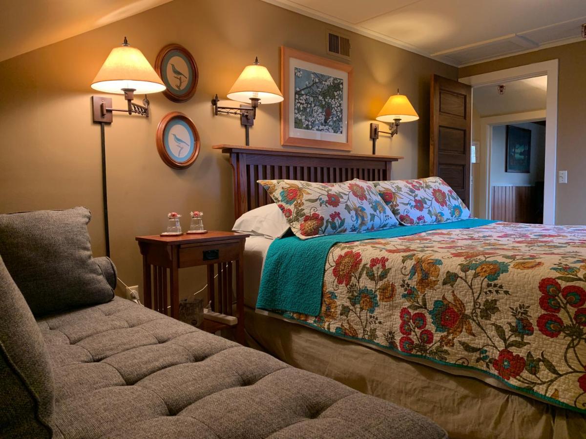 | Kangaroo House Bed & Breakfast