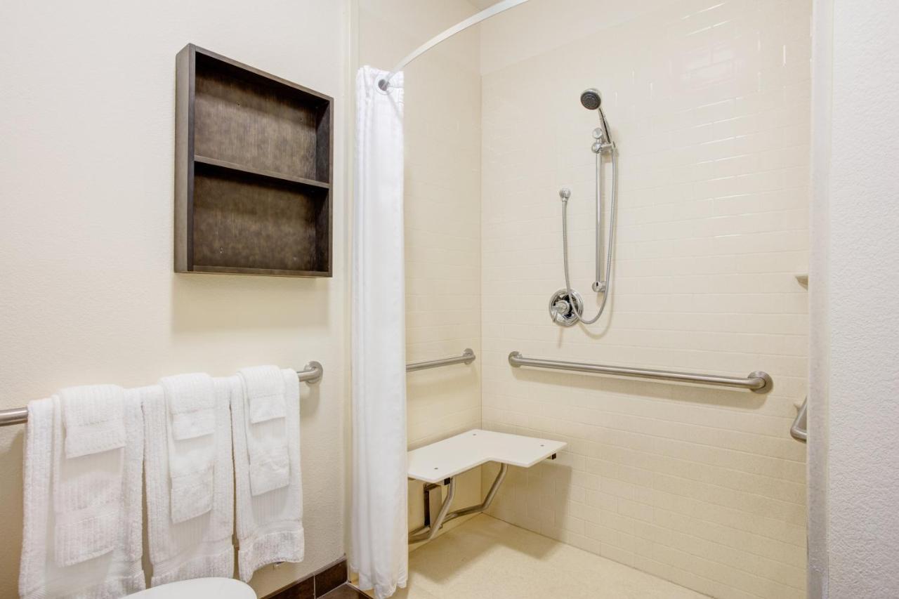 | Candlewood Suites Cut Off - Galliano, an IHG Hotel