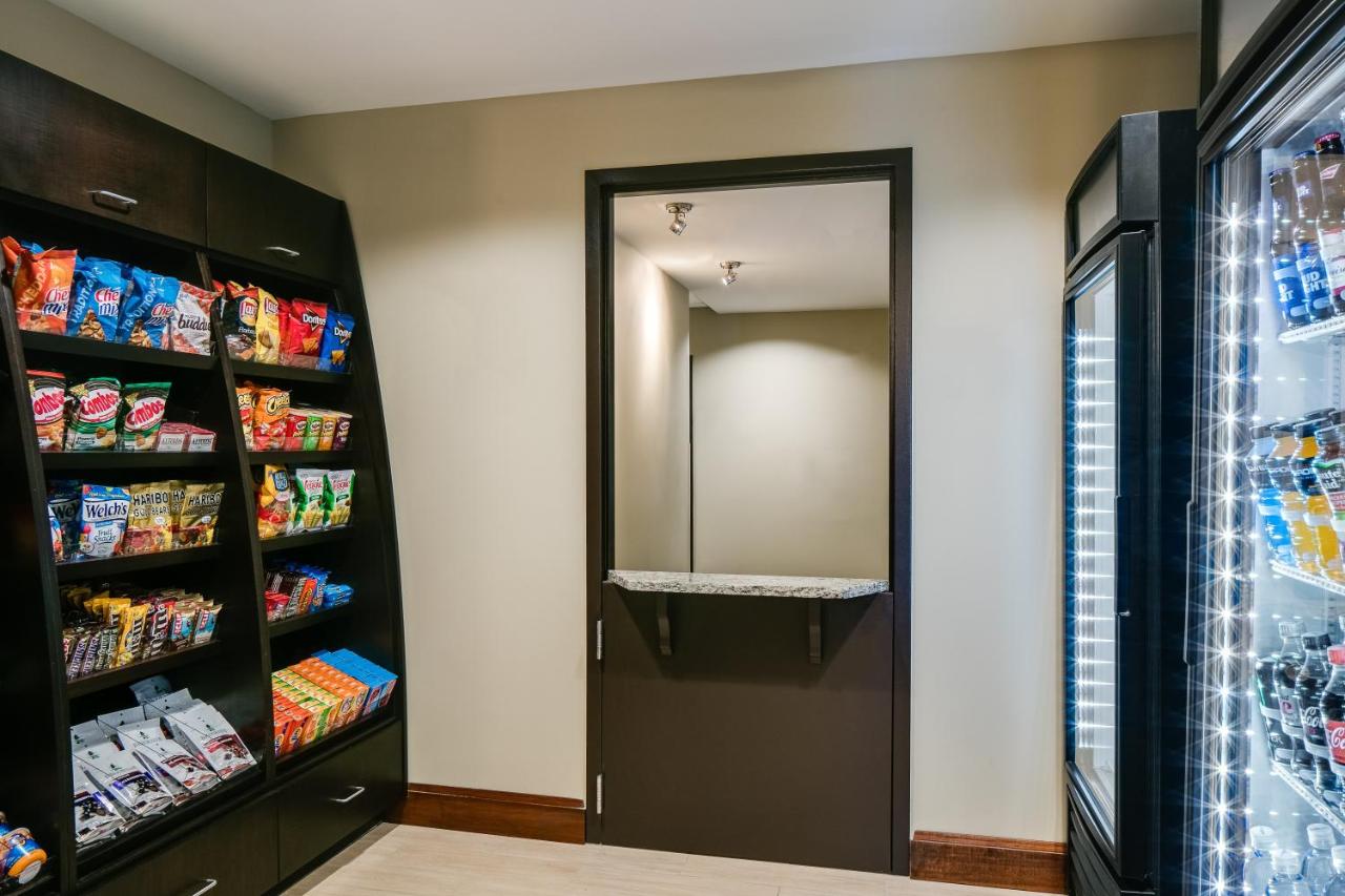  | Staybridge Suites Des Moines Downtown