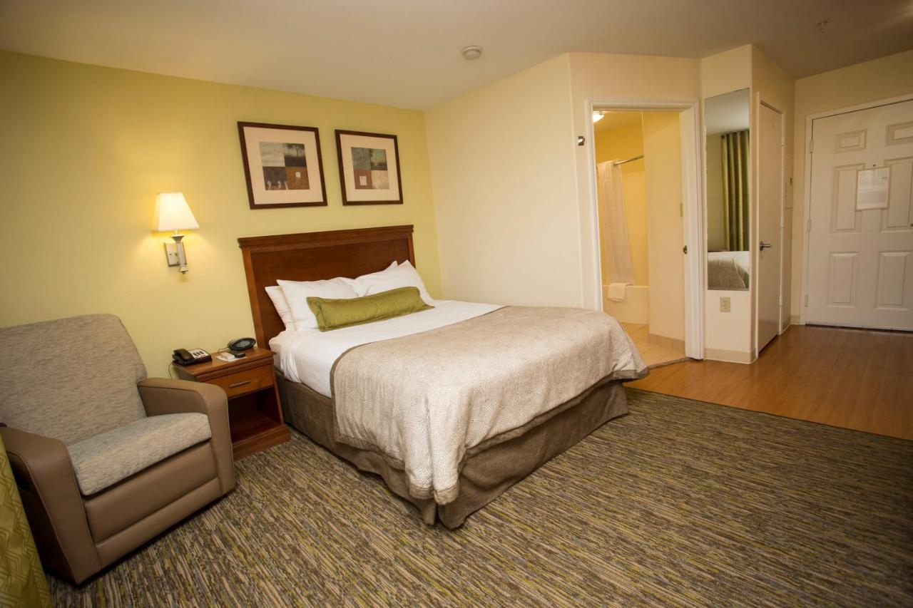 Queen Studio - Non-Smoking at Candlewood Suites Port Arthur/Nederland, an IHG Hotel