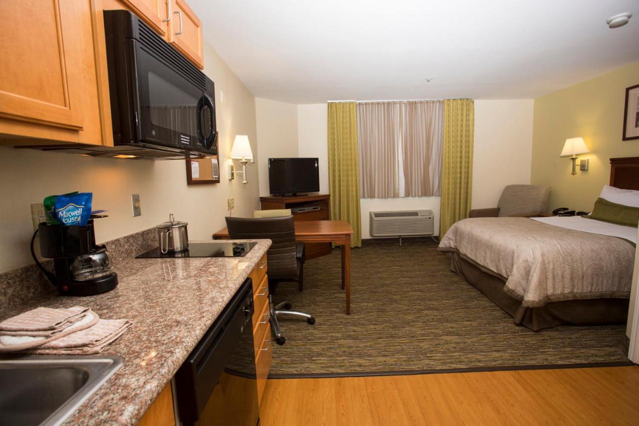 Queen Studio at Candlewood Suites Port Arthur/Nederland, an IHG Hotel