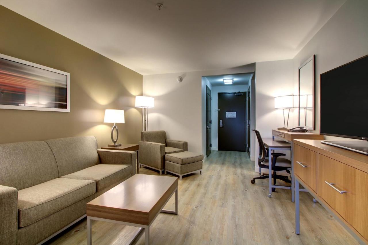 Queen Suite - Non-Smoking at Holiday Inn Peoria At Grand Prairie, an IHG Hotel