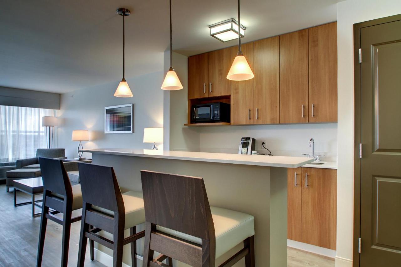 Executive King Suite - Non-Smoking at Holiday Inn Peoria At Grand Prairie, an IHG Hotel