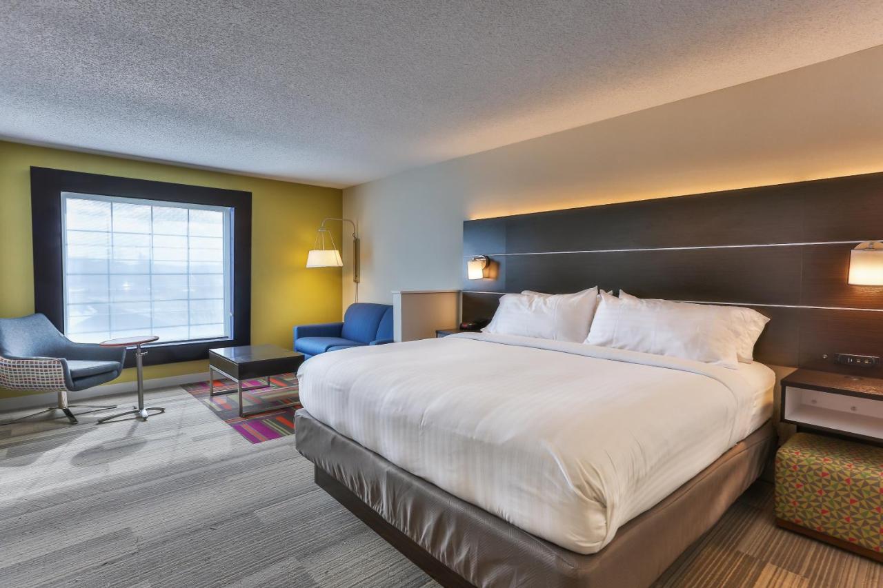 King Suite with Sofa Bed at Holiday Inn Express & Suites Reading by IHG