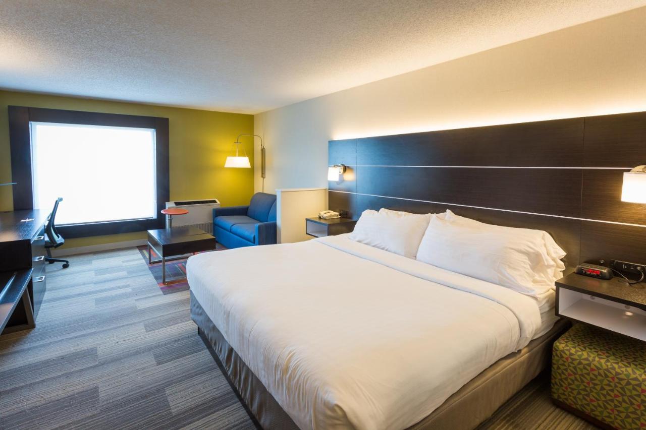 King Suite with Sofa Bed at Holiday Inn Express & Suites Reading by IHG