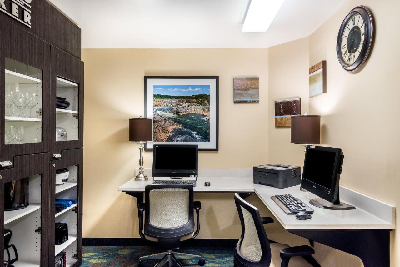 | Candlewood Suites Sterling, an IHG Hotel