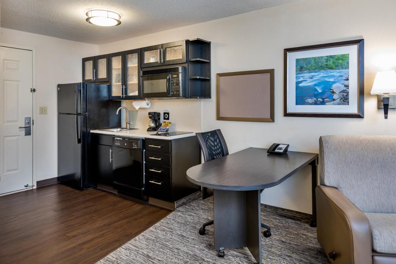  | Candlewood Suites Sterling, an IHG Hotel
