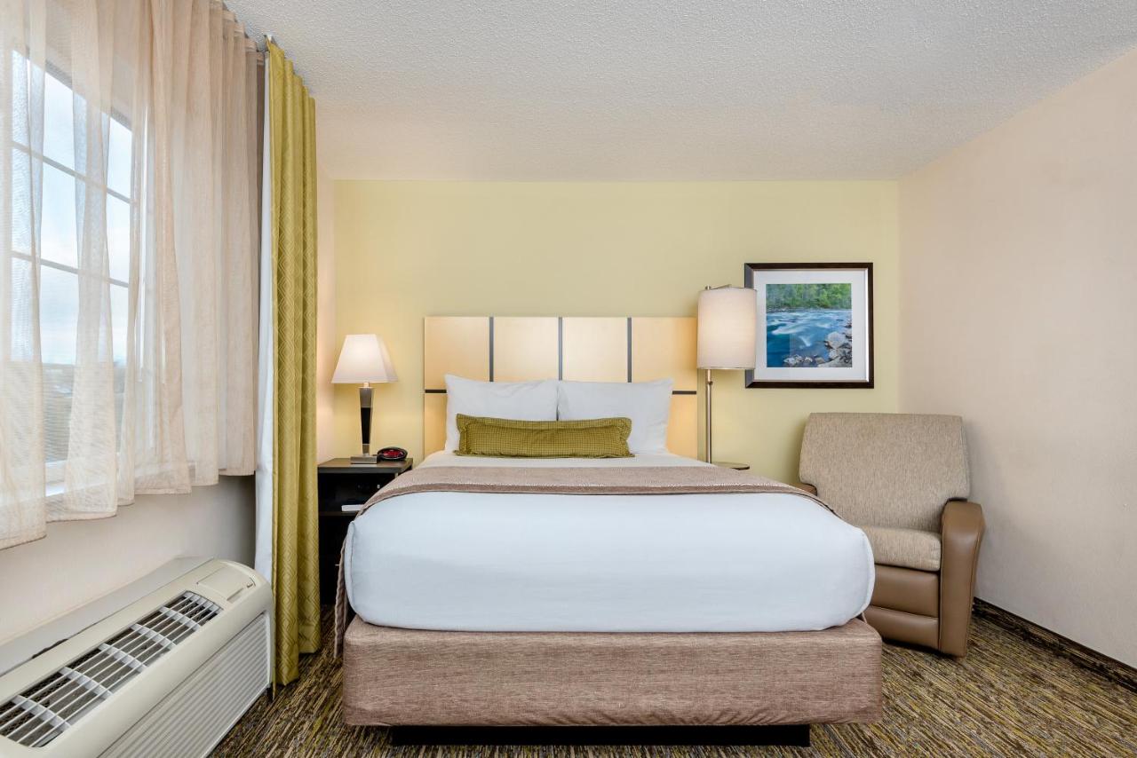 | Candlewood Suites Sterling, an IHG Hotel