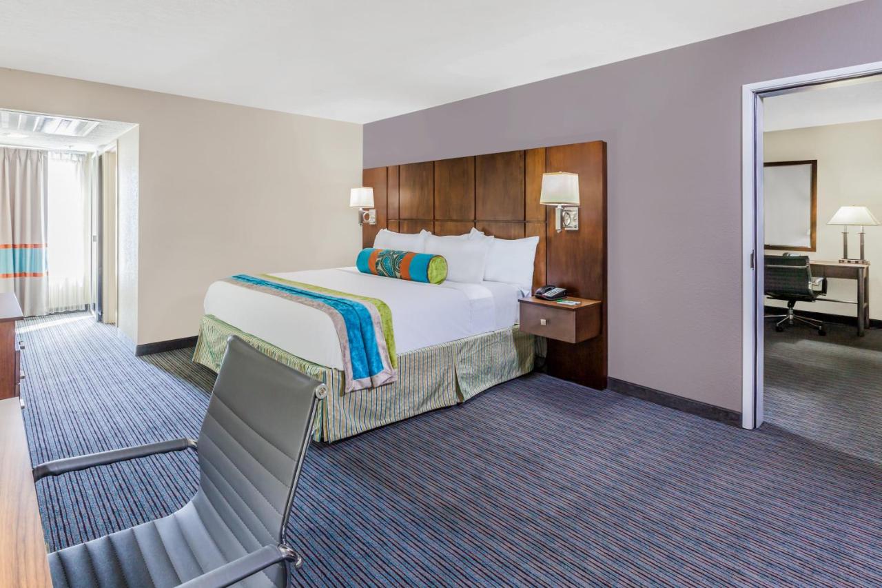  | Holiday Inn Hotel & Suites Oklahoma City North