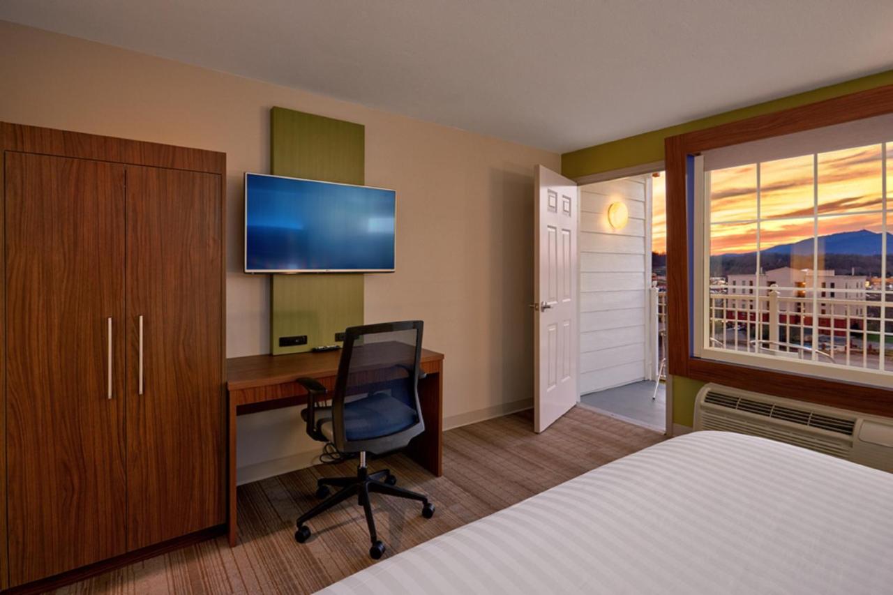 | Holiday Inn Express Pigeon Forge – Sevierville, an IHG Hotel