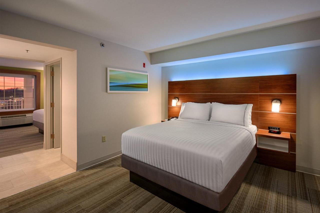 | Holiday Inn Express Pigeon Forge – Sevierville, an IHG Hotel