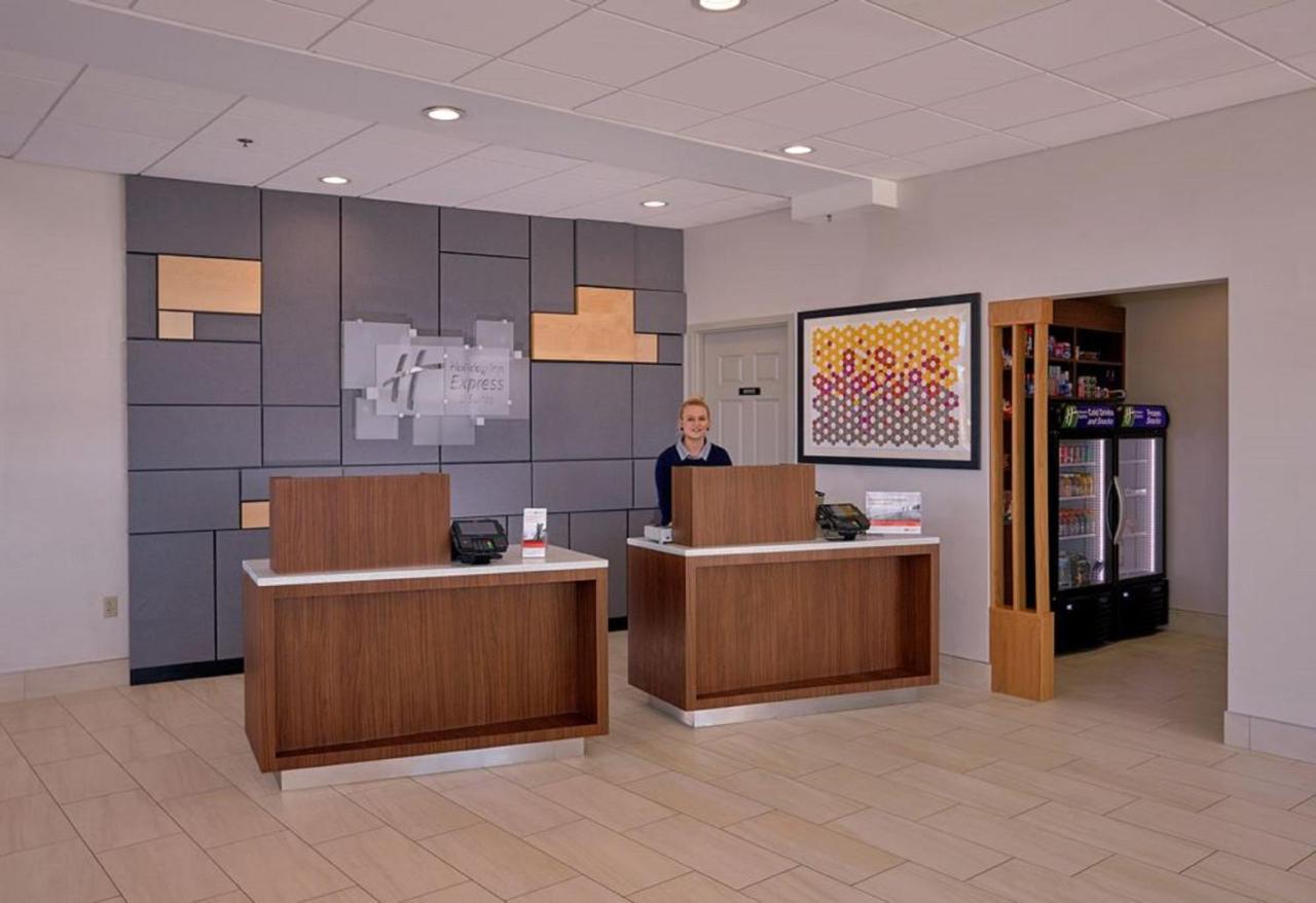 | Holiday Inn Express Pigeon Forge – Sevierville, an IHG Hotel