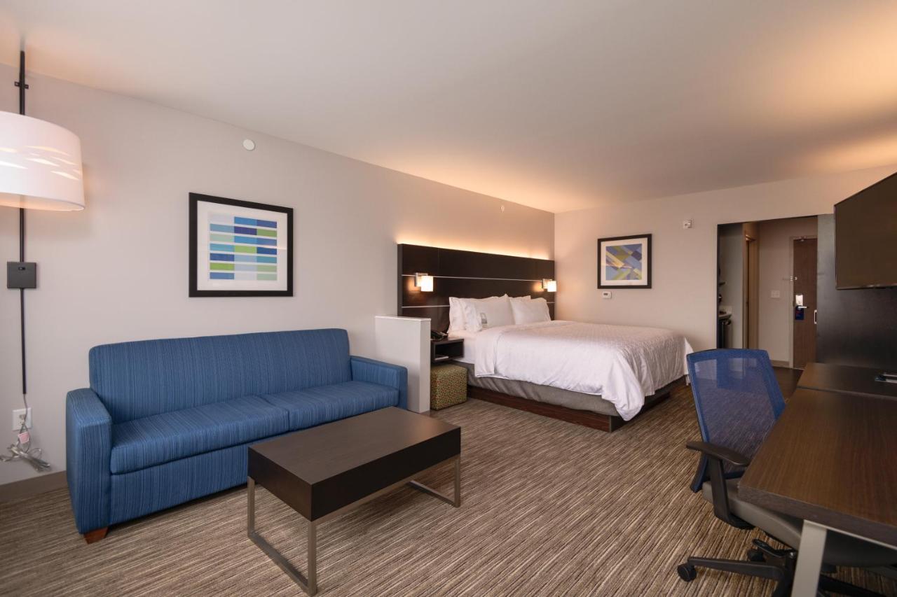 Suite - Mobility Access Roll in Shower/Non-Smoking at Holiday Inn Express & Suites Tulsa Downtown by IHG