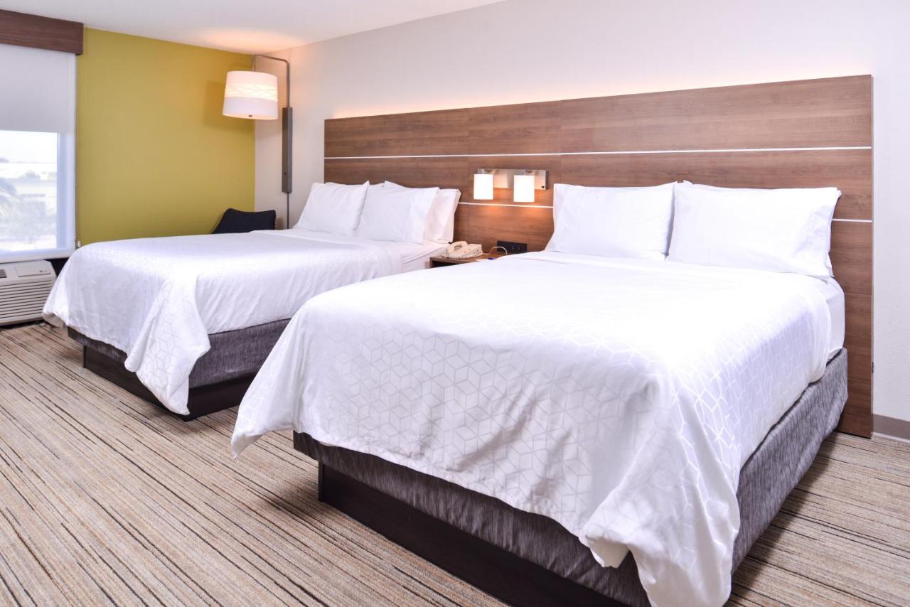 | Holiday Inn Express Hotel & Suites Tampa-Anderson Rd/Veteran