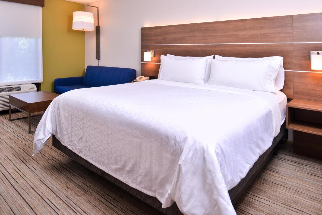 King Room - Disability Access/Non-Smoking at Holiday Inn Express Hotel & Suites Tampa-Anderson Rd/Veteran by IHG