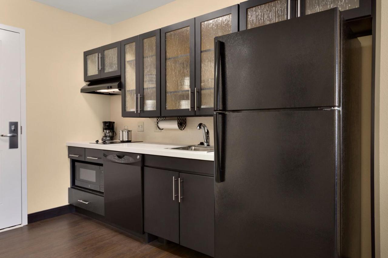 | Candlewood Suites Vestal - Binghamton, an IHG Hotel