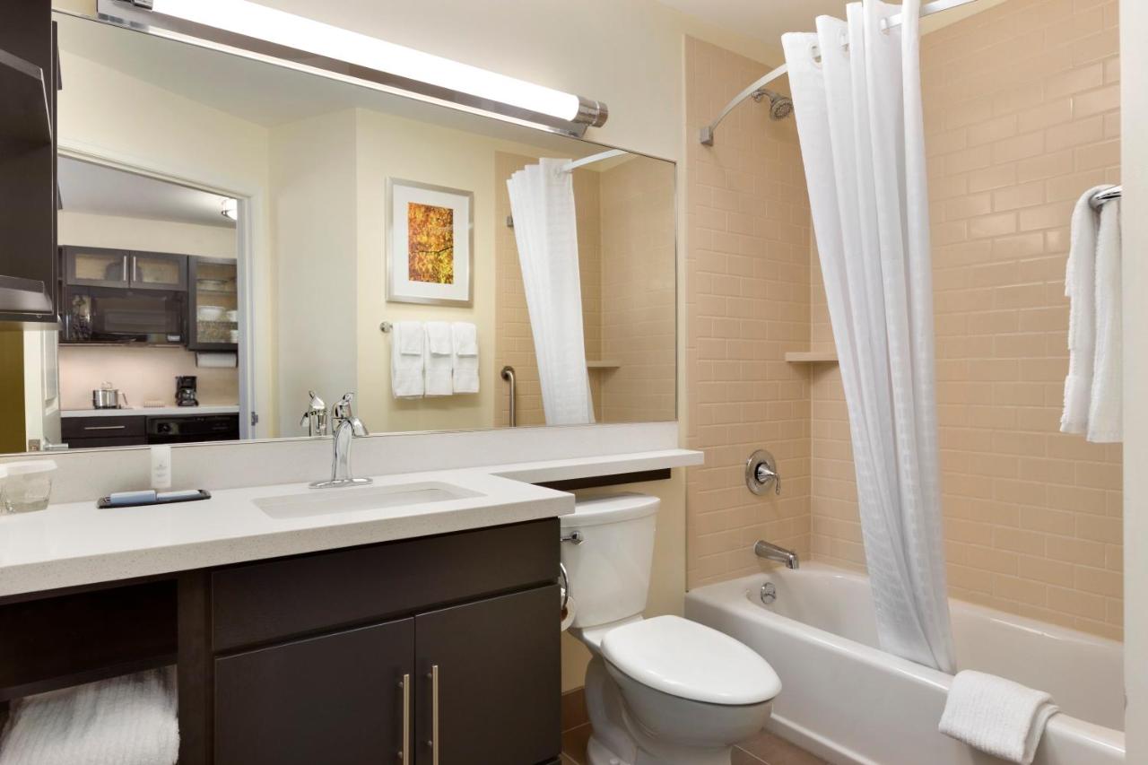 | Candlewood Suites Vestal - Binghamton, an IHG Hotel