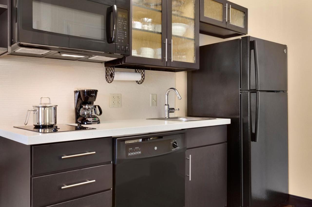 | Candlewood Suites Vestal - Binghamton, an IHG Hotel