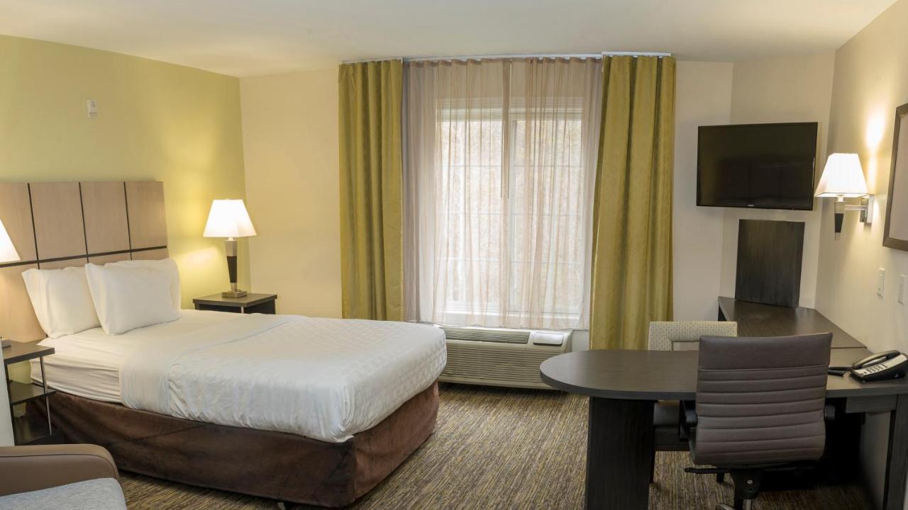 Queen Studio Suite with Mobility Accessible Tub - Non-Smoking at Candlewood Suites St. Joseph / Benton Harbor, an IHG Hotel