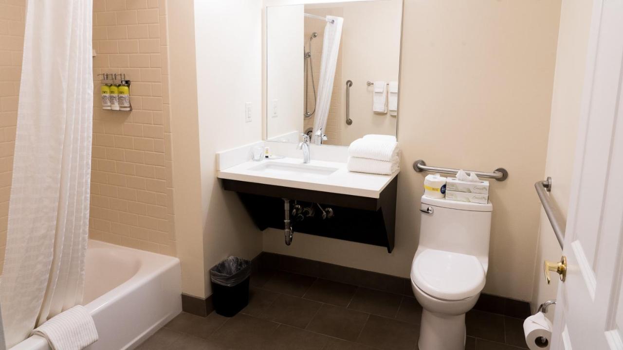 Queen Studio Suite with Mobility Accessible Tub - Non-Smoking at Candlewood Suites St. Joseph / Benton Harbor, an IHG Hotel