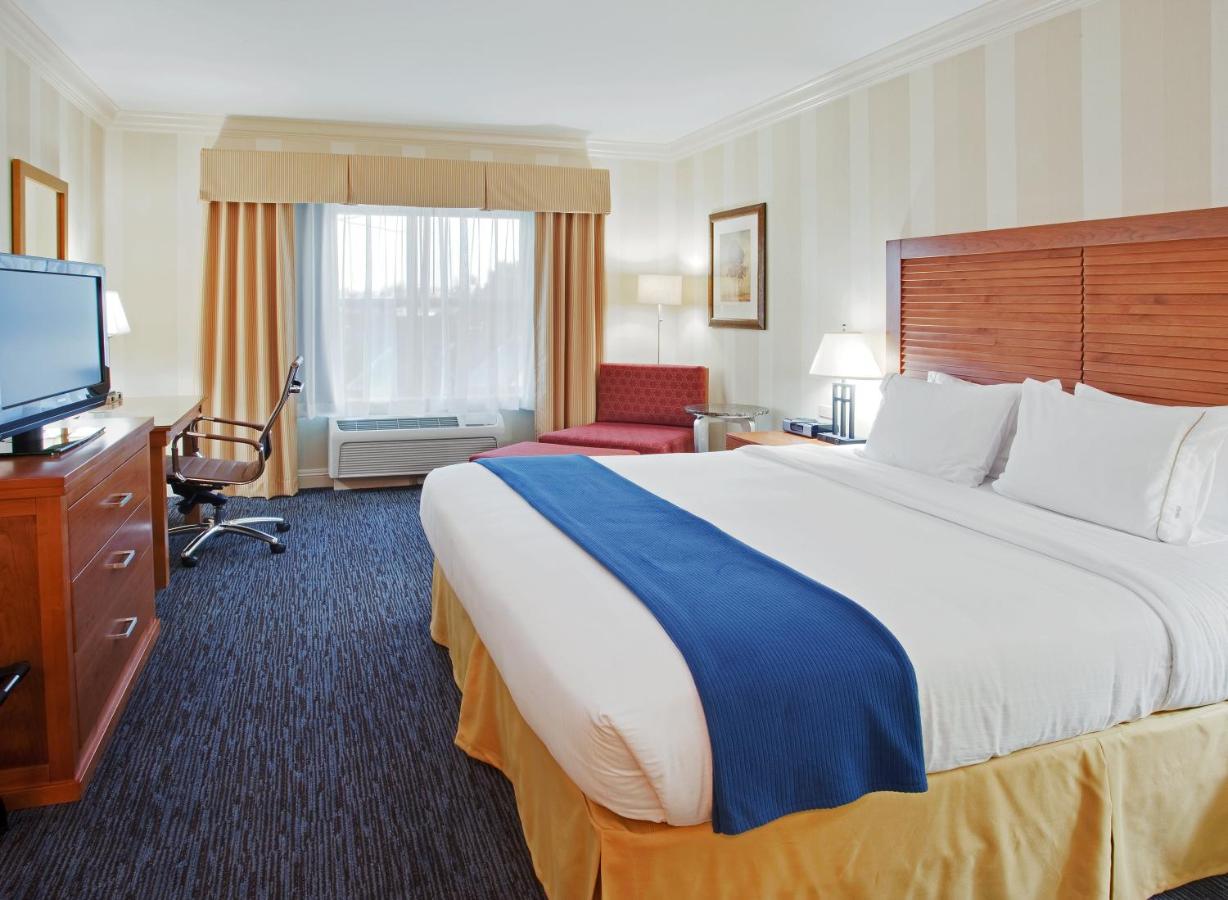  | Holiday Inn Express Hotel & Suites Santa Cruz, an IHG Hotel