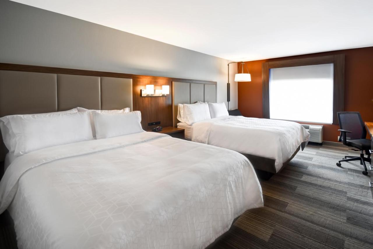 Two Queen Deluxe Accessible Roll Shower - Non-Smoking at Holiday Inn Express & Suites Schererville by IHG