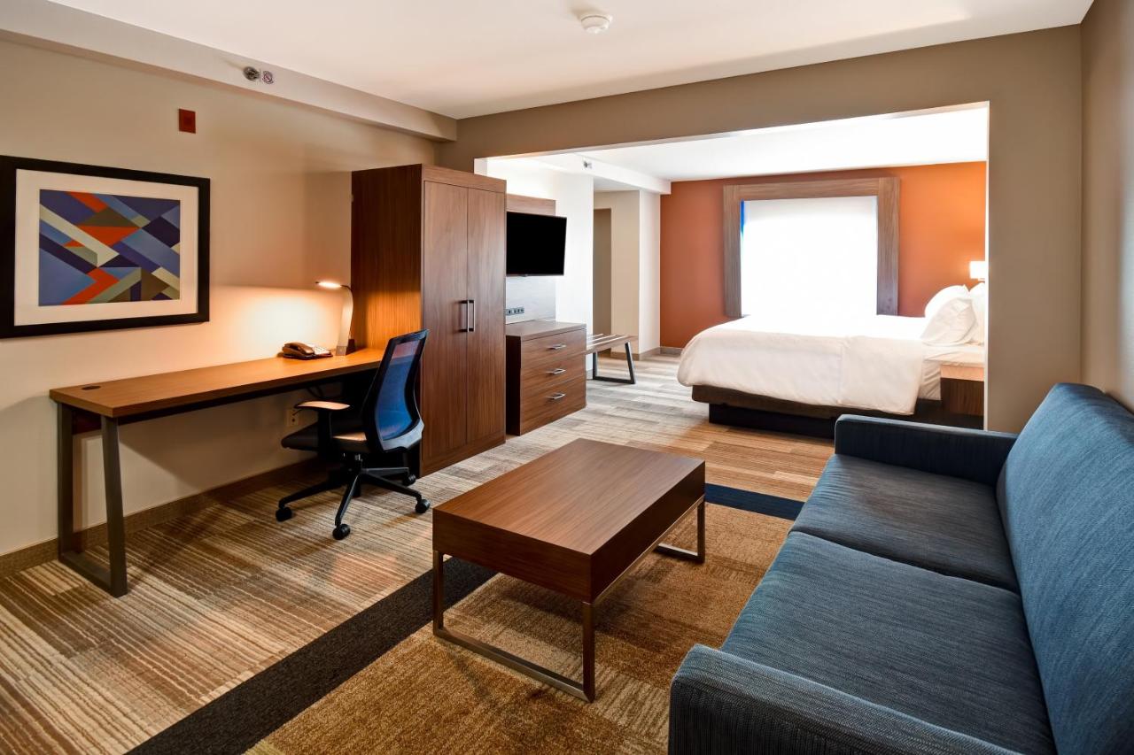  | Holiday Inn Express & Suites Schererville