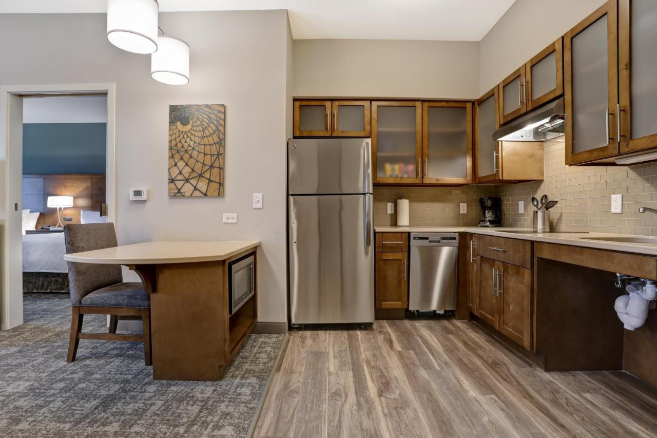 One-Bedroom Queen Room with Roll-In Shower - Non-Smoking at Staybridge Suites Overland Park - Kansas City S by IHG