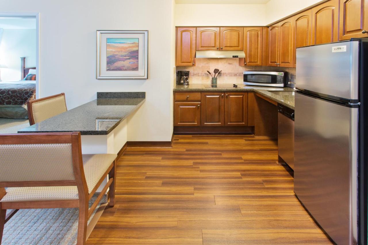 One Bedroom Suite with King Bed and Hearing Accessible Roll In Shower - Non-Smoking at Staybridge Suites Everett-Paine Field by IHG