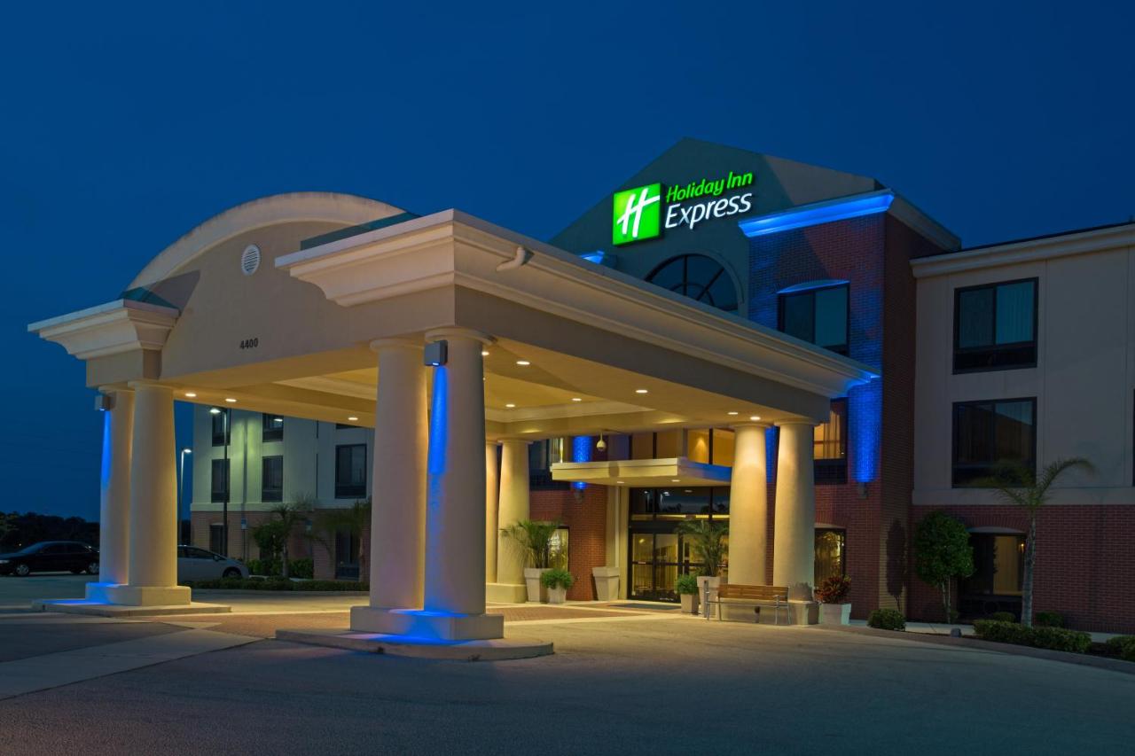  | Holiday Inn Express Hotel & Suites Sebring