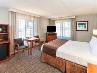 Room #128592827 at Best Western Bridgeview Hotel