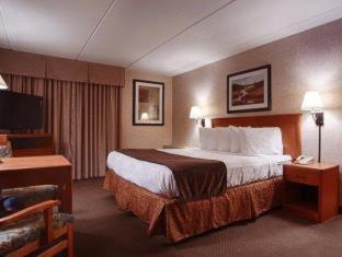 Room #128592827 at Best Western Bridgeview Hotel