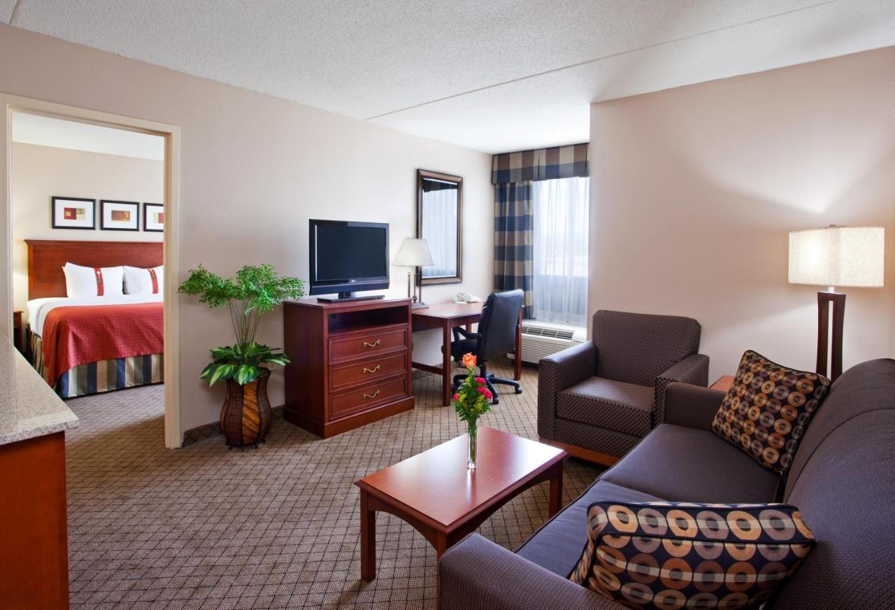 Executive King Room - Non-Smoking at Holiday Inn Hotel & Suites Cincinnati - Eastgate by IHG