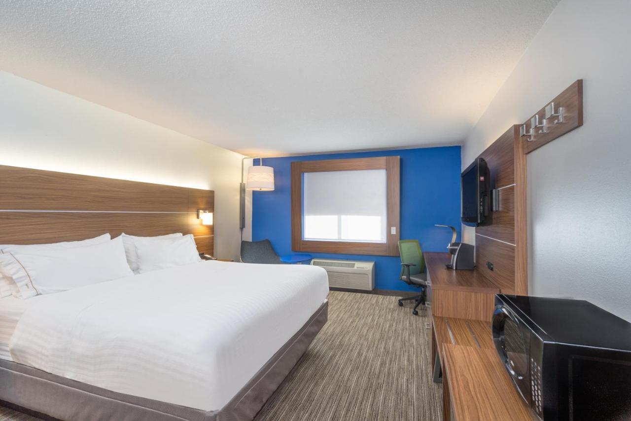 | Holiday Inn Express Hotel Howe / Sturgis, an IHG Hotel