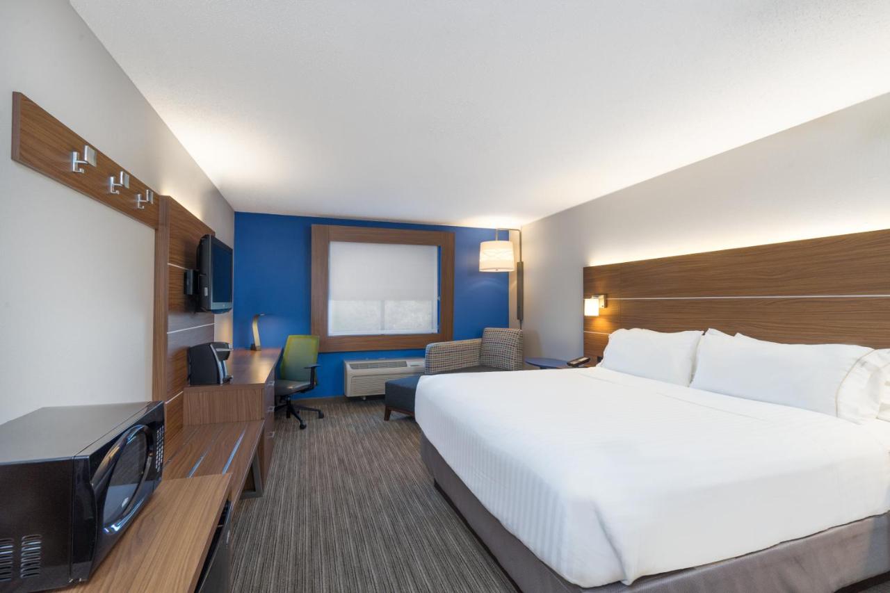 | Holiday Inn Express Hotel Howe / Sturgis, an IHG Hotel