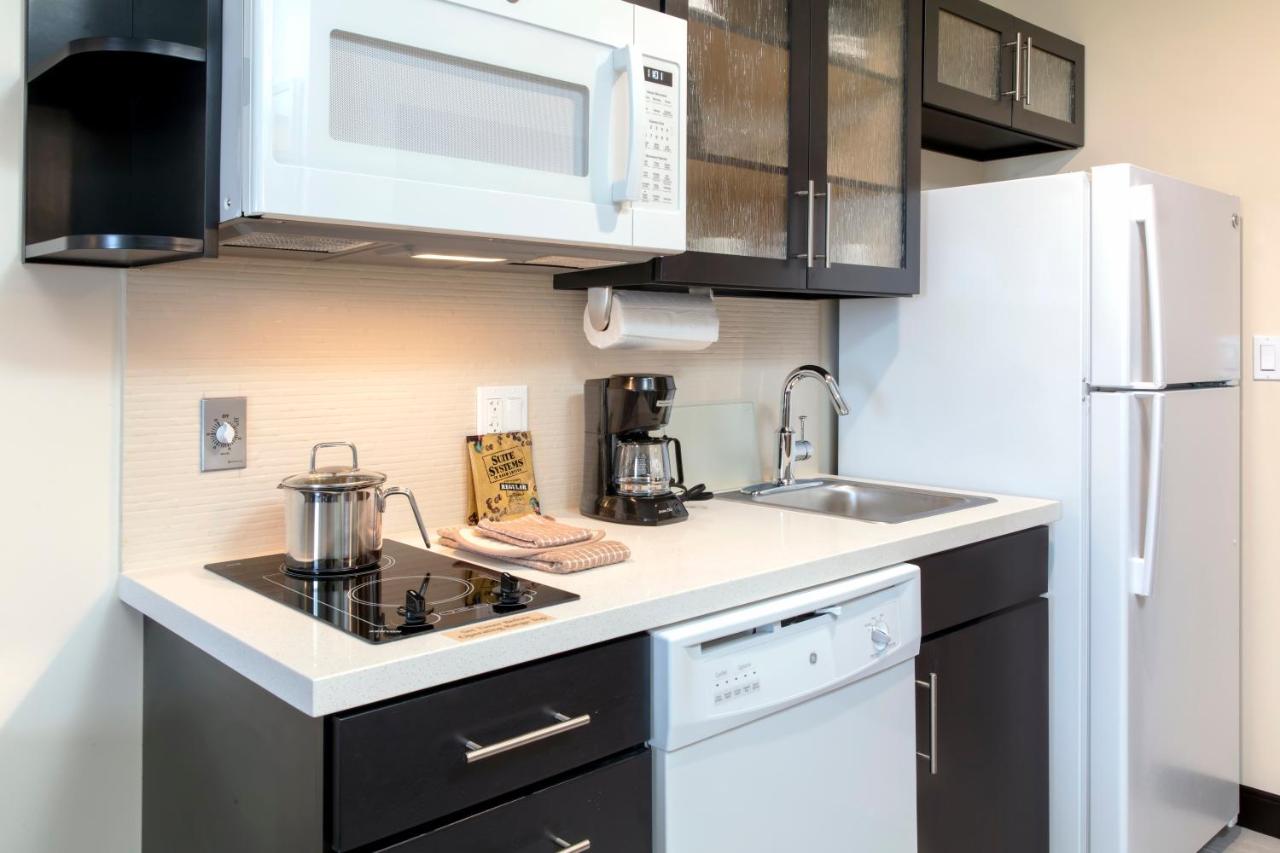 | Candlewood Suites - Miami Exec Airport - Kendall, an IHG Hotel